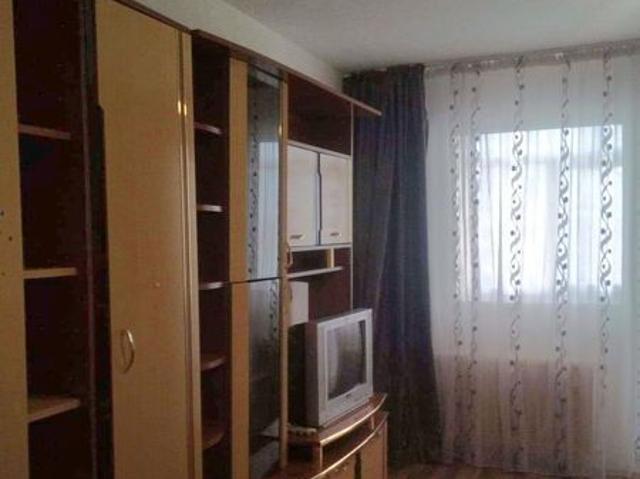 Inchiriez apartament 3 camere