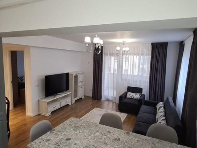 Inchiriez apartament 3 camere