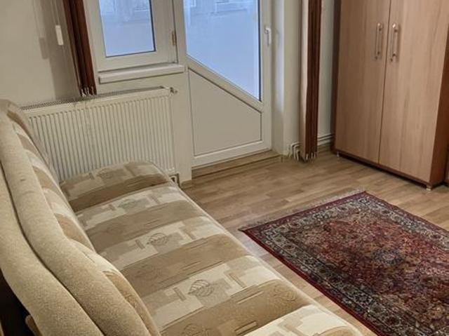 Inchiriez apartament 3 camere