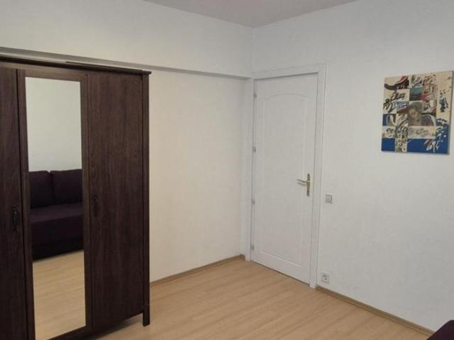 Închiriez apartament 3 camere