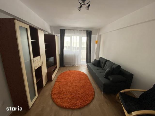 Inchiriez apartament 3 camere