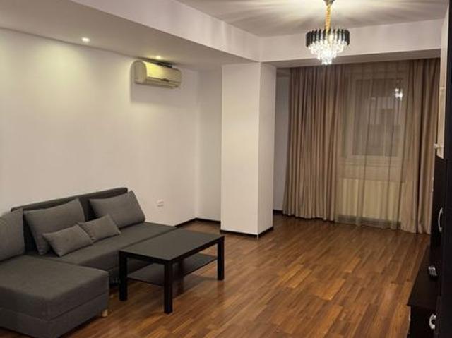 Inchiriez apartament 3 camere