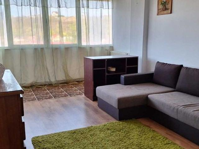 Inchiriez apartament 3 camere