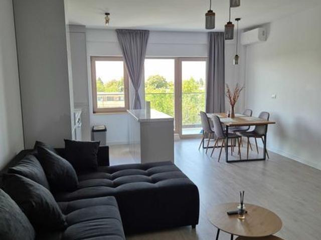 Inchiriez apartament 3 camere