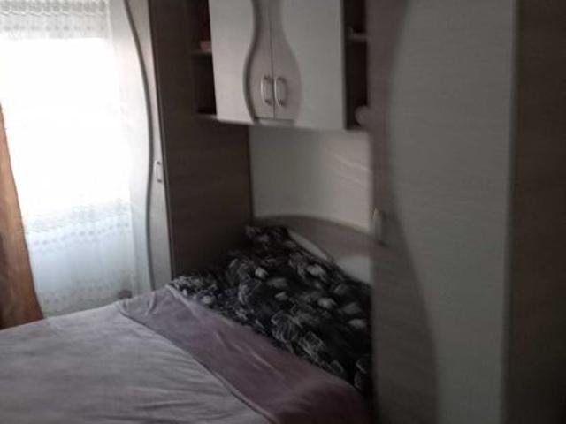 Inchiriez apartament 3 camere