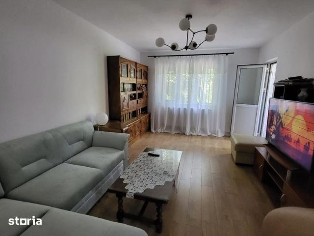 Inchiriez apartament 3 camere, 2 bai, strada Flacara Adresa Dulce