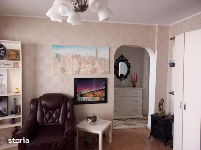 Inchiriez apartament 3 camere ultracentral