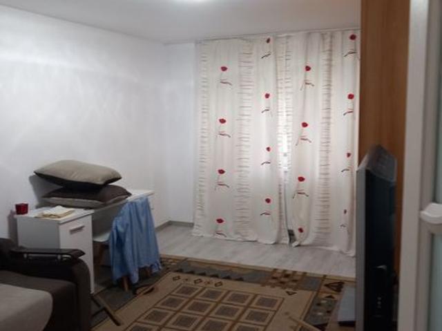 Inchiriez apartament 3 camere Untold
