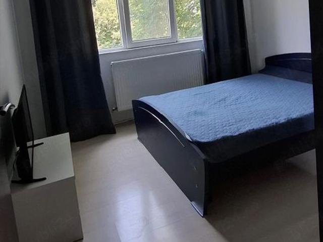 inchiriez apartament 3 camere Valea Ialomitei