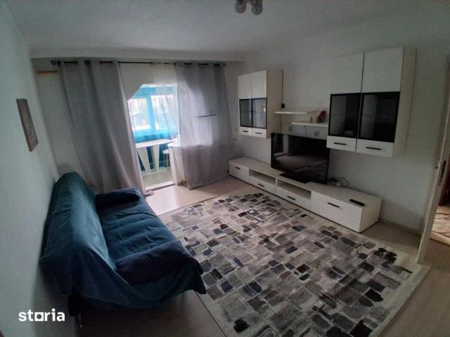 Inchiriez apartament 3 camere, vizavi de Craft