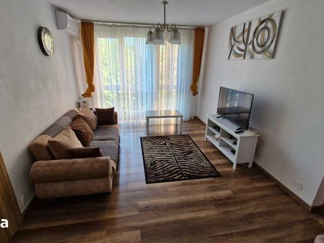 Inchiriez apartament 3 camere zona Titan cu loc Parcare