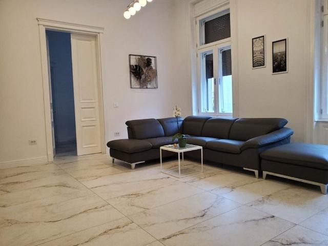 Inchiriez apartament 3 camere zona Ultracentrala ID: RH 40067