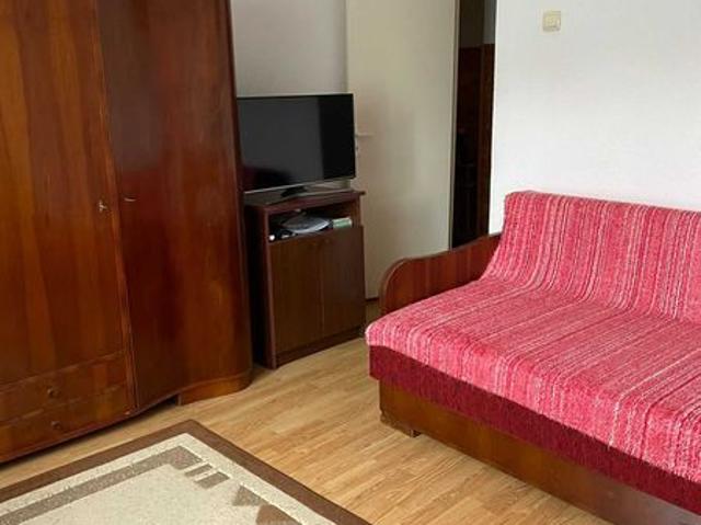 Inchiriez apartament 3 camere B dul Victoriei fara agent imobiliar