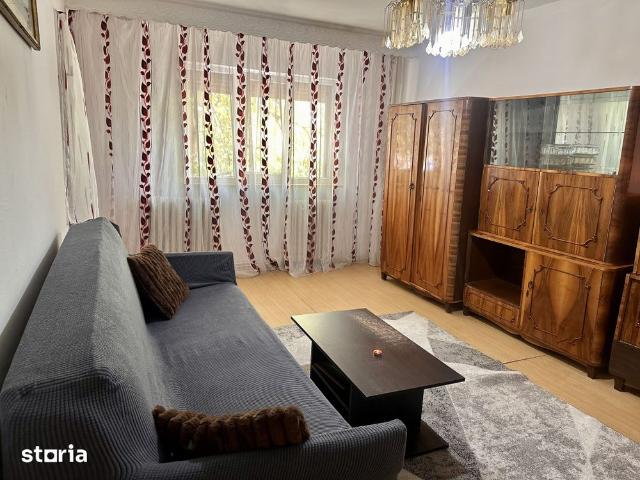 Inchiriez apartament 3 camere Bradet