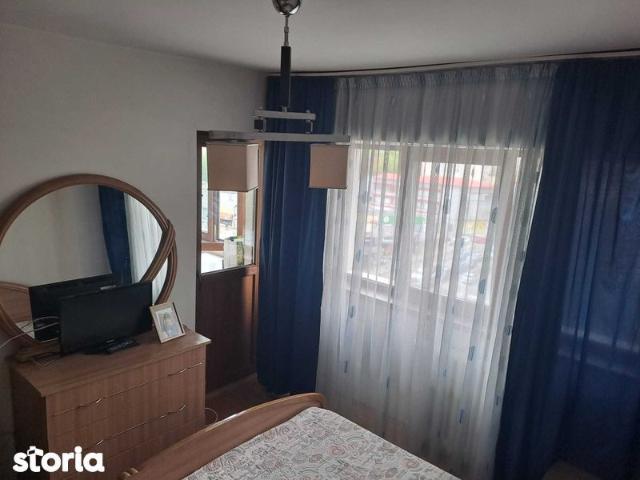 Inchiriez apartament 3 camere cu 450 euro!