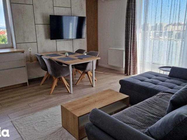 Inchiriez apartament 3 camere cu parcare subterana in Prima Onestilor