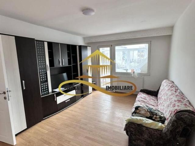 Inchiriez apartament 3 camere, decomandat, Alecu Russo, Bacau