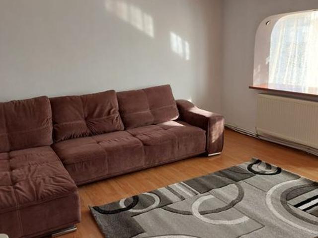 Inchiriez apartament 3 camere decomandat confort sporit