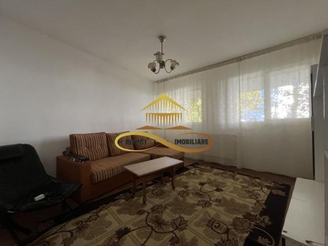 Inchiriez apartament 3 camere decomandat, Zona Nord, Bacau