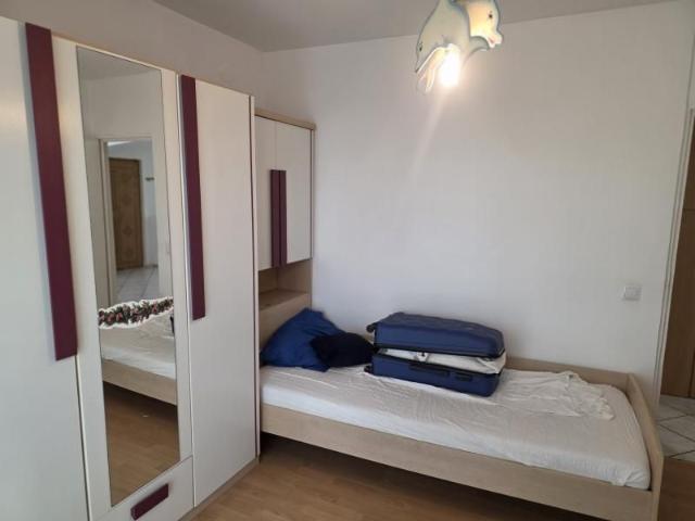 Inchiriez apartament 3 camere Dorobanti Deva