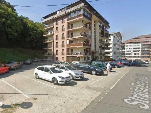Inchiriez apartament 3 camere Edgar Quinet 12