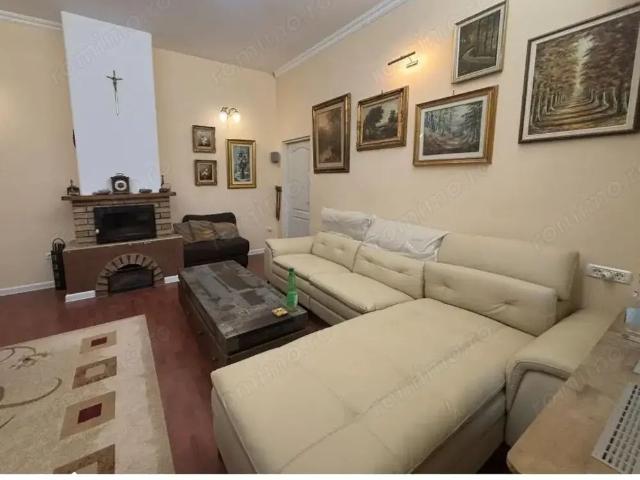 Inchiriez apartament 3 camere in vila Cetatii 600 euro
