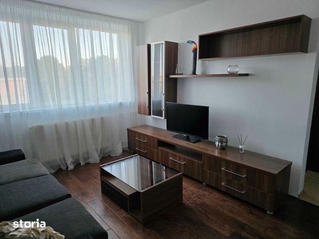 Inchiriez apartament 3 camere in zona Apusului 31 plus loc de parcare