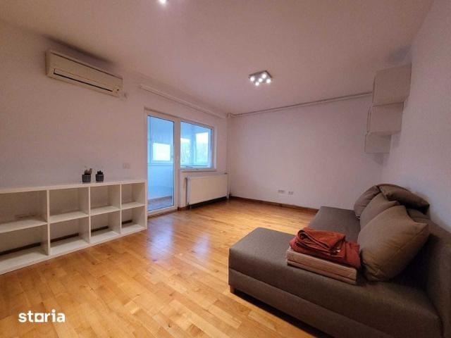 Inchiriez apartament 3 camere in Bucovina, centrala proprie, Mall