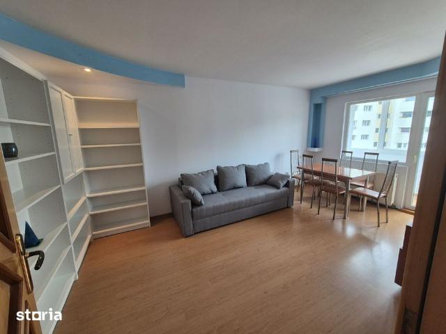 Închiriez apartament 3 camere in centru