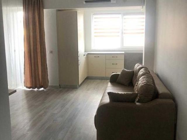 Inchiriez apartament 3 camere, in complexul Decebal Residence