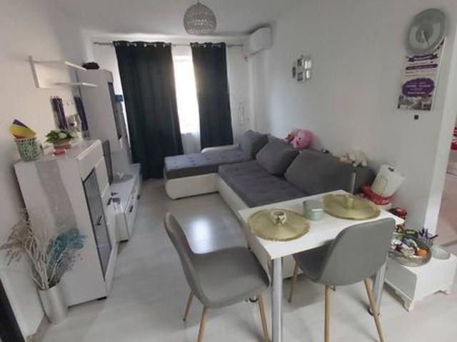 Inchiriez apartament 3 camere in Deva