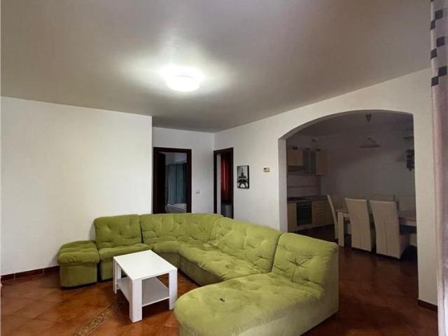 Inchiriez apartament 3 camere la casa, cartier Gai Arad