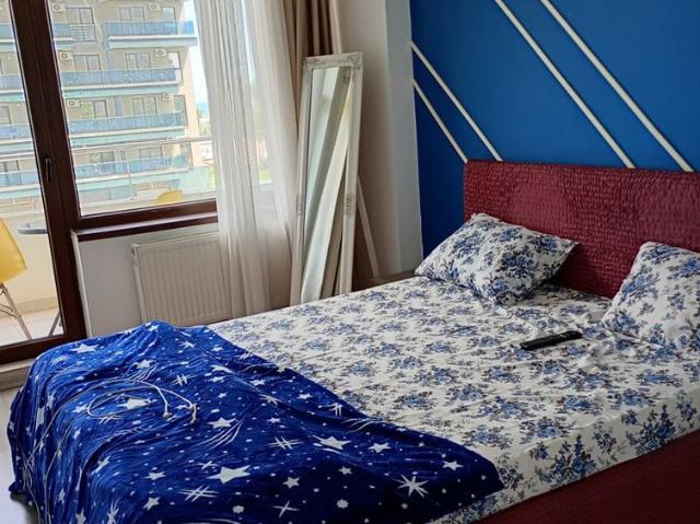 Închiriez apartament 3 camere Mamaia Summerlain 400 lei /zi