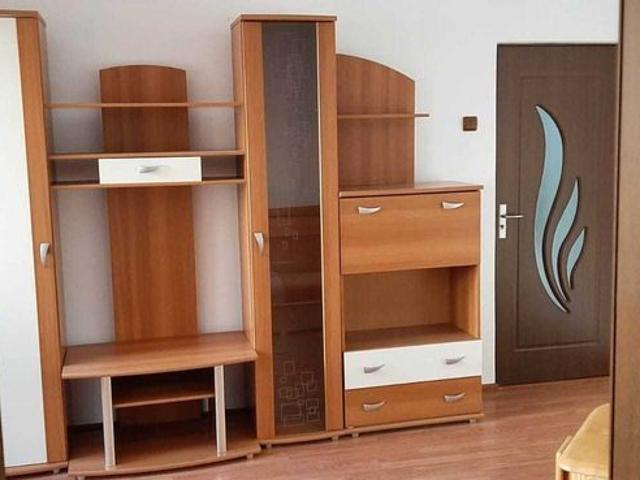 Inchiriez apartament 3 camere malu rosu