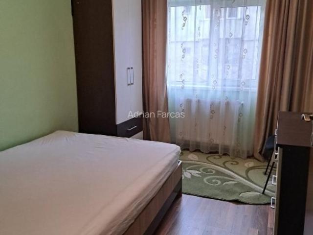 Închiriez apartament 3 camere Mircea cel Batran