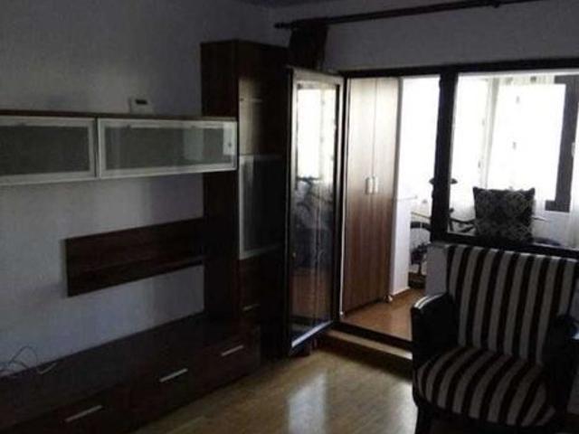 Inchiriez apartament 3 camere, Pitesti Popa Sapca