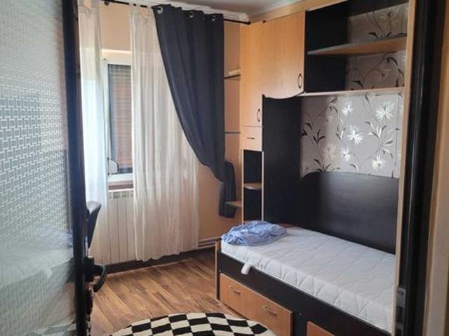 Inchiriez apartament 3 camere prima inchiriere
