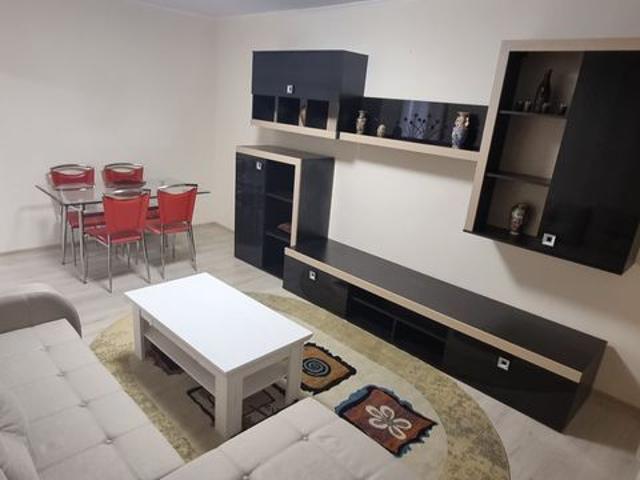 Inchiriez apartament 3 camere Sibiu, Strand 1, Str. Olteniei