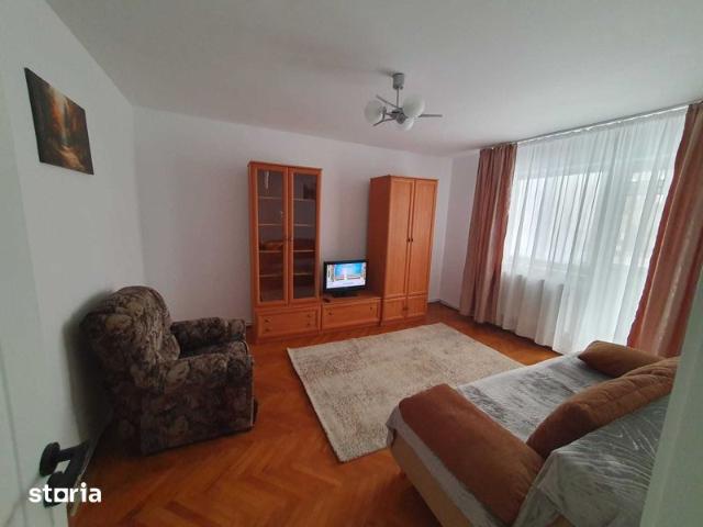 Inchiriez apartament 3 camere/UNIRII