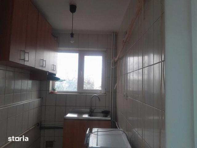 Inchiriez apartament 3camere,nemobilat,Valea Rosie,zona Sp Militar
