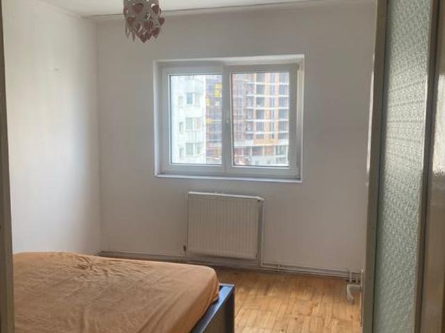 Inchiriez apartament trei camere disp:01.09.2024