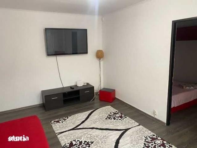 Inchiriez apartament zona malul rosu,3 cam utilat si mobilat complet