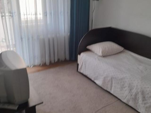 Inchiriez Apartament zona Precista