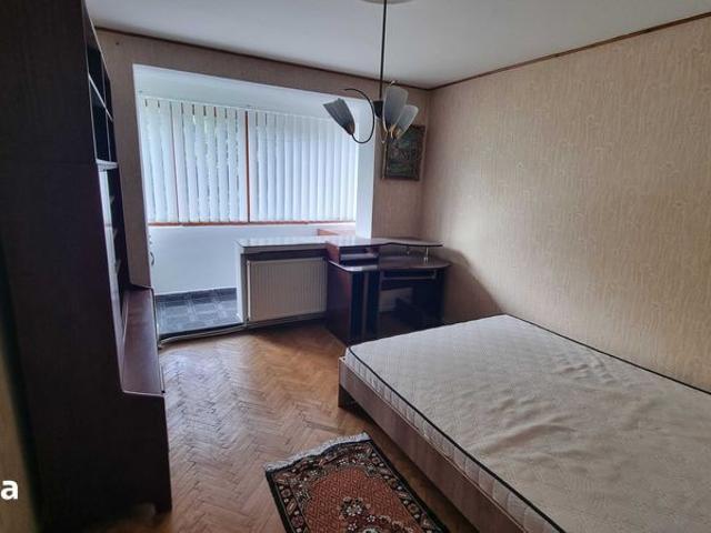 Inchiriez apartament zona str Petre Dulfu, 3 camere decomandat