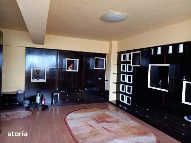 Inchiriez apartament Craiova zona centrala 3 camere