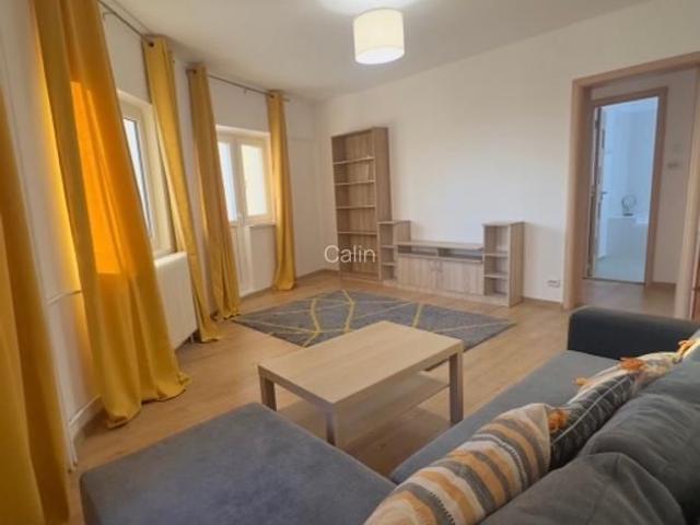 Închiriez apartament cu 2 camere