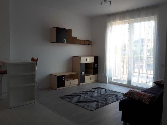 Inchiriez apartament cu 2 camere