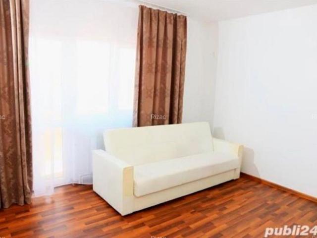 Închiriez apartament cu 2 camere