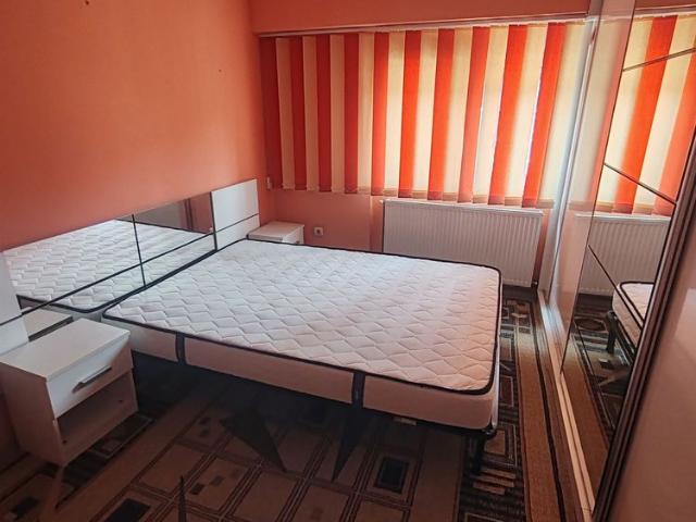Inchiriez apartament cu 2 camere