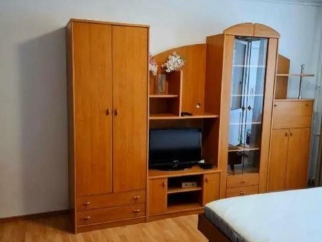 Inchiriez apartament cu 2 camere